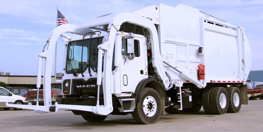 McNeilus refuse truck