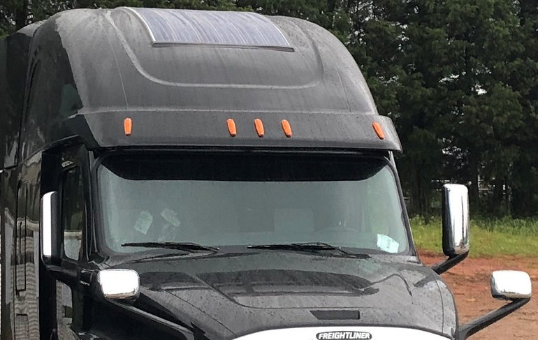 Fontaine Modification now installing eNow solar panels Trailer Body