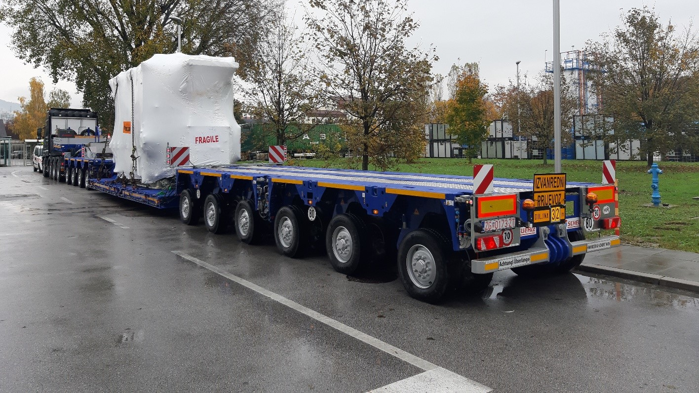 UltralightCombi trailer by SCHEUERLE