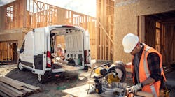 E-Transit features optional Pro Power Onboard, which provides up to 2.4 kilowatts of power transform the vehicle into a mobile generator that powers tools and equipment on job sites and on the go.