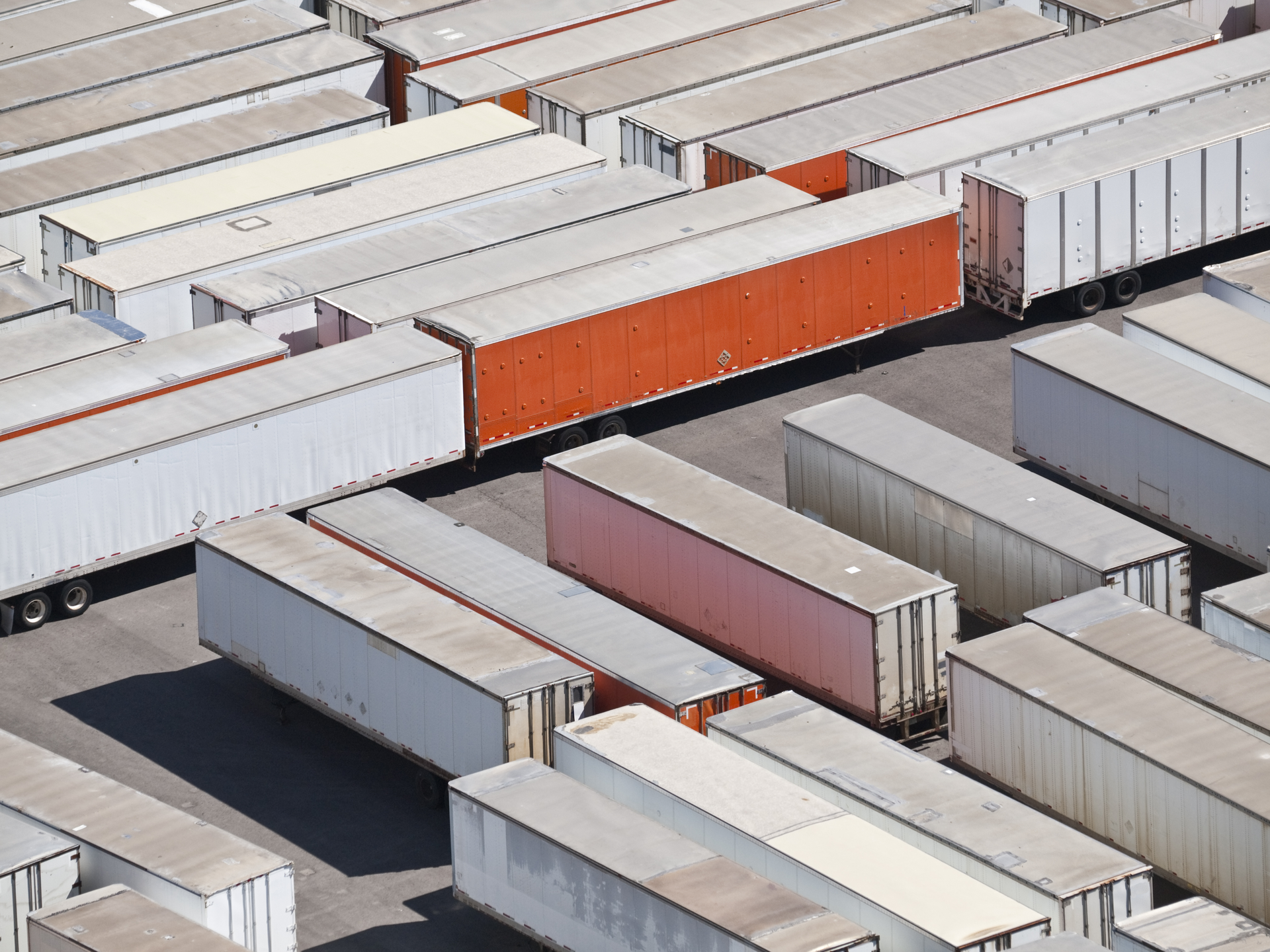 Trailers Dreamstime Trekandshoot 61b80cb56cb51