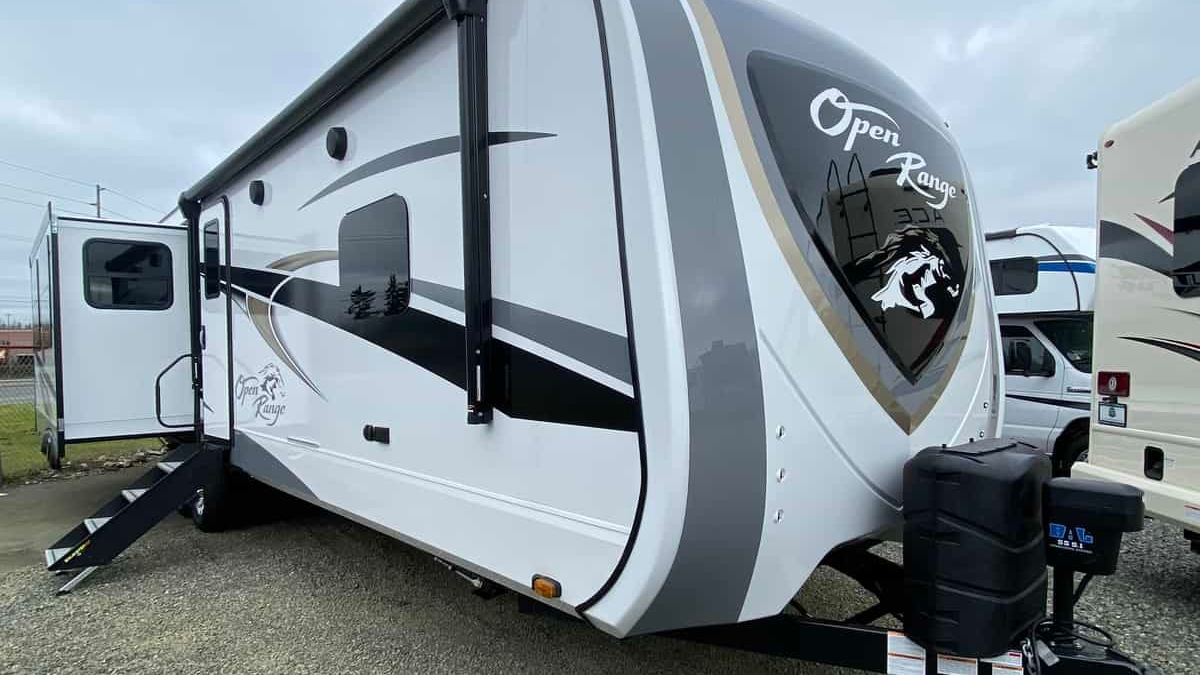 Camping World acquires dealerships, continues growth on West Coast