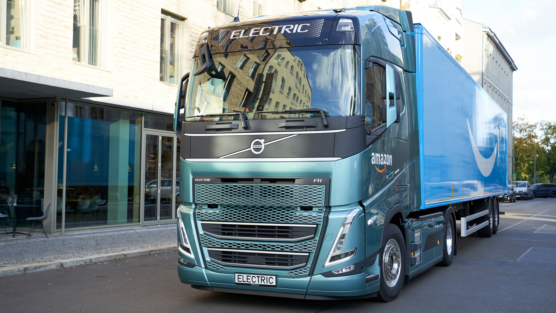 Volvo Trucks produces first electric trucks with fossilfree steel