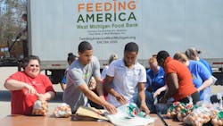 Volunteers Baldwin Community School Mobile Pantry 636820747970e Volunteers Baldwin Community School Mobile Pantry 636820747970e