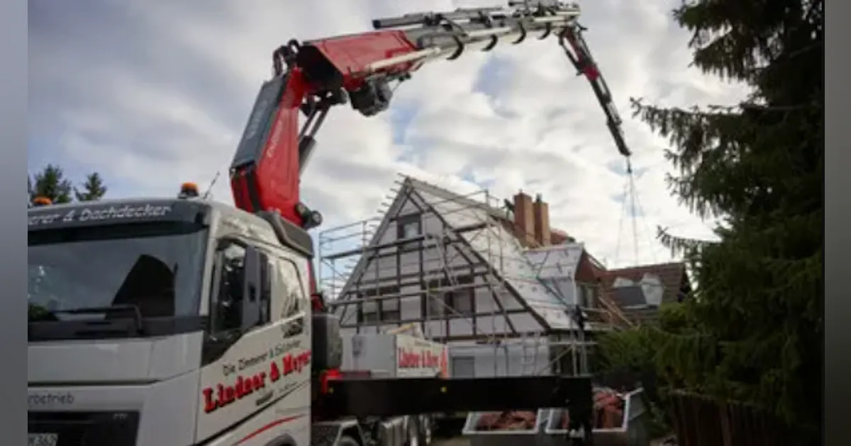 Fassi F160 Fassi F 1450 HXP Techno crane utilizes Strenx structural steel ...