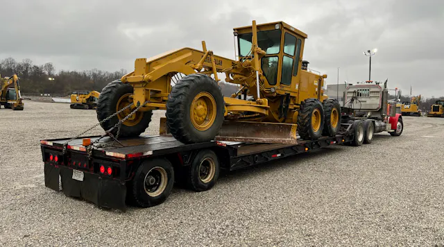 Talber Talbert Manufacturing celebrates Hydraulic Detachable Gooseneck trailer ...
