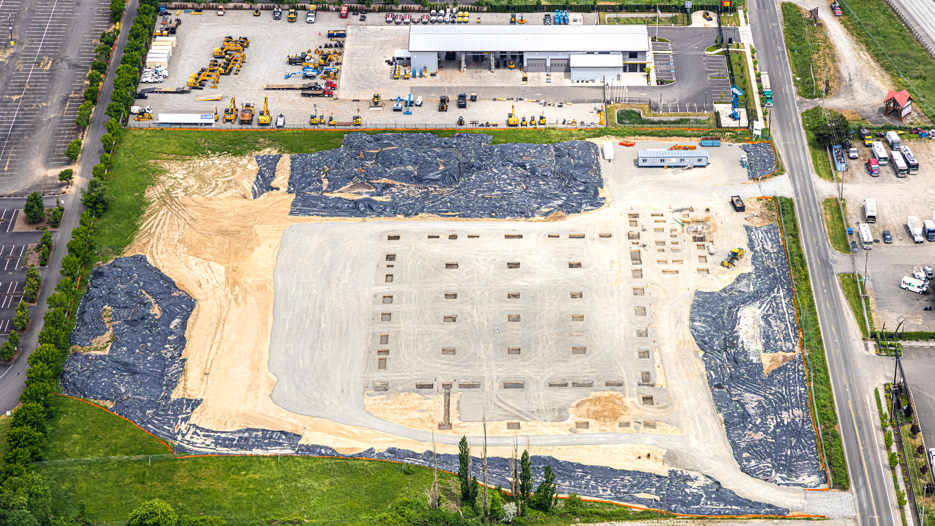 From left to right are Katie Smith, Summit corporate office manager; Melinda Gonzalez, Summit production supervisor; Craig Gamble, Robert Evans superintendent; Jeff Blater, Summit director of operations; Clint Hendricks, CREDC VP of business development; Mike Wells, Stratus principal; Ted Croce, Summit CEO; Ben Wiley, Robert Evans president; Ryan Suarez, Robert Evans VP of development; Katie Wuestenberg, Summit purchasing manager; Roarke Van Brunt, Robert Evans project manager; and Mike Whittington, Summit production manager.