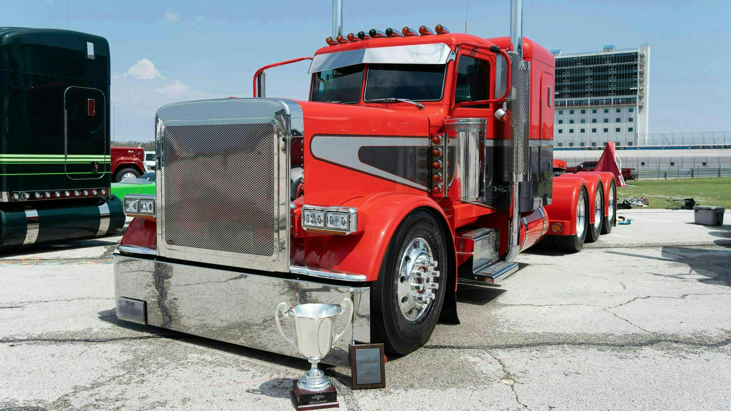 Kaleb Hammett's 2019 Peterbilt 389, also known as 'Hoss' took home the Best of Show award and Best Lighting award.