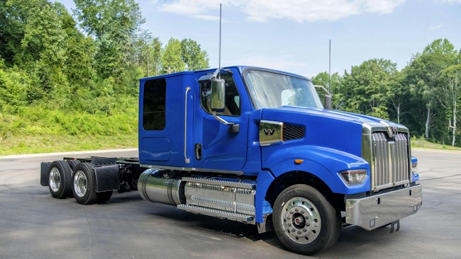 66d20f325cda548062005f5e Fontaine Modification Western Star Auto Hauler