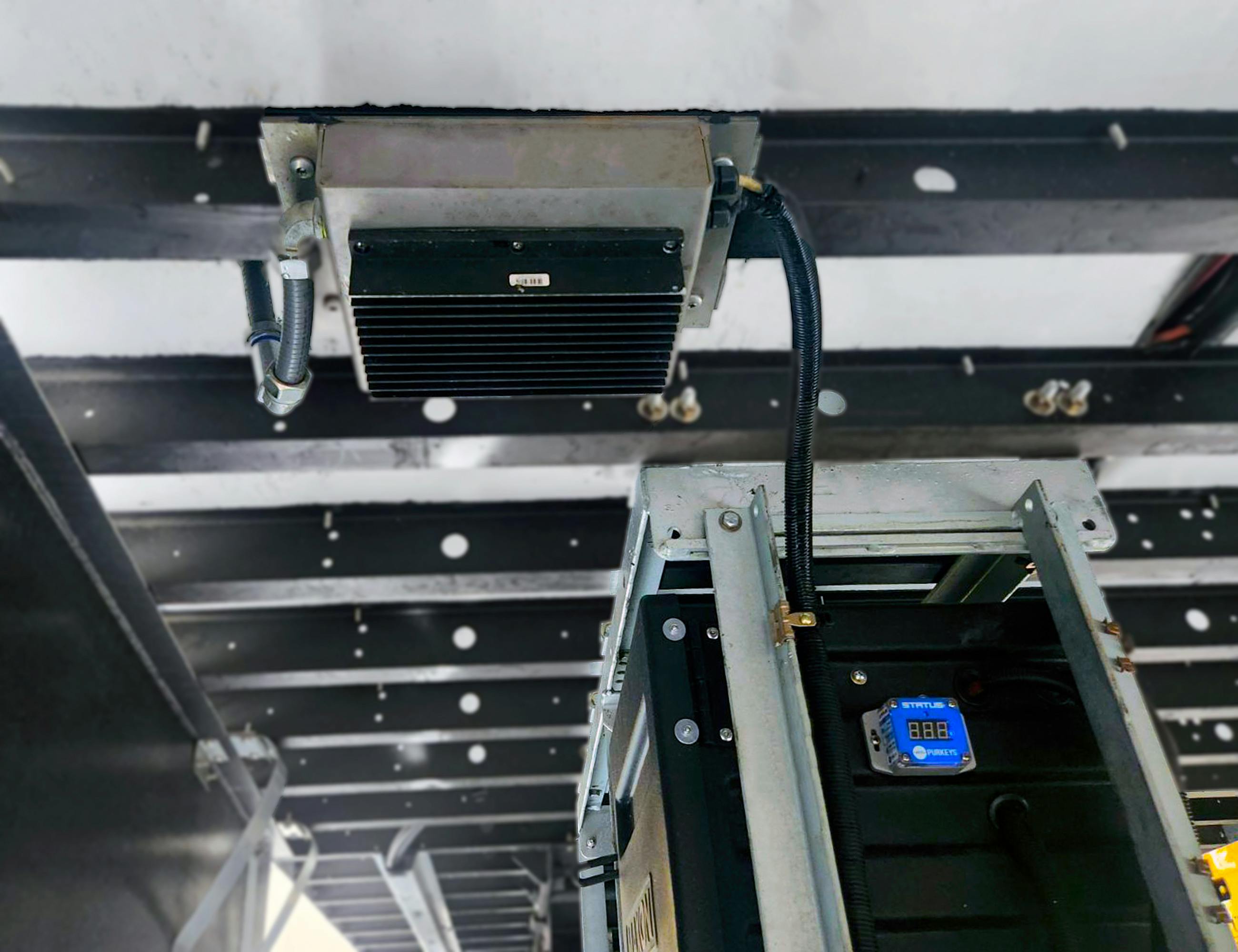 66f9da6403b16d7817fa15c9 Utility Cargobull Liftgate Battery Charger