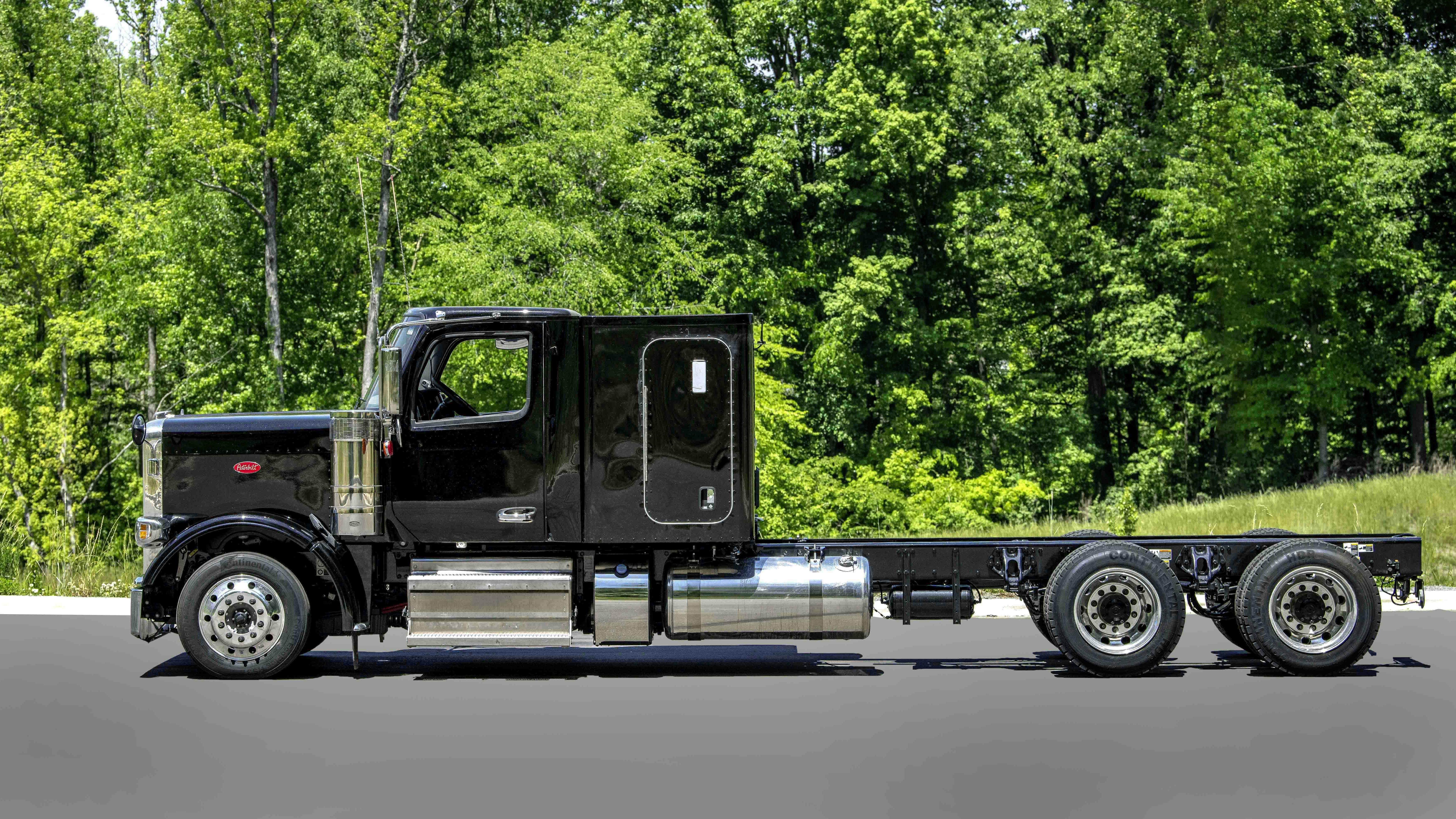 6700540aebeac718935cabca Fontaine Peterbilt 589 Auto Hauler