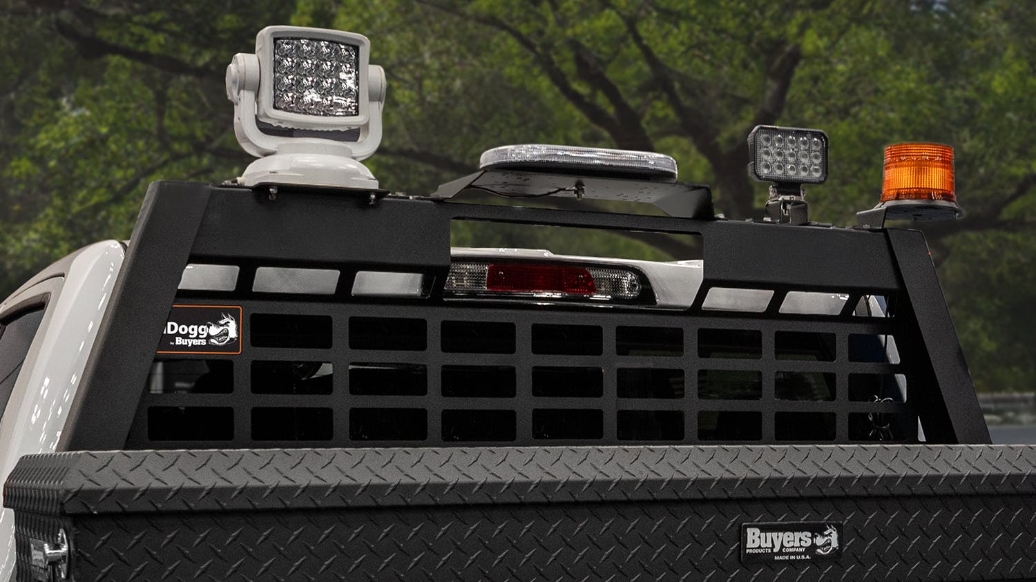 67193738c20f31761ded3b02 Guarddogg Headache Rack Product With Lights