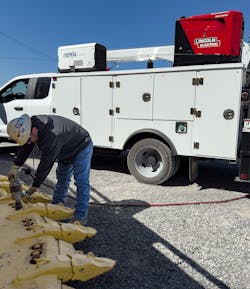 An operator uses a pneumatic impact wrench powered by the EPEQ Air45 rotary screw compressor system, eliminating engine idling during service calls, and reducing noise levels and fuel consumption while maintaining full tool performance. An operator uses a pneumatic impact wrench powered by the EPEQ Air45 rotary screw compressor system, eliminating engine idling during service calls, and reducing noise levels and fuel consumption while maintaining full tool performance.