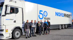 ubergabe_1000_schmitz_cargobull_auflieger_an_nordf