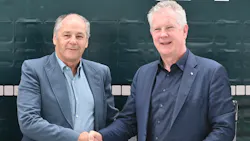 (Left): Gerhard Berger (main shareholder of Berger Fahrzeugtechnik) and Andreas Schmitz (CEO of Schmitz Cargobull AG) (Left): Gerhard Berger (main shareholder of Berger Fahrzeugtechnik) and Andreas Schmitz (CEO of Schmitz Cargobull AG)