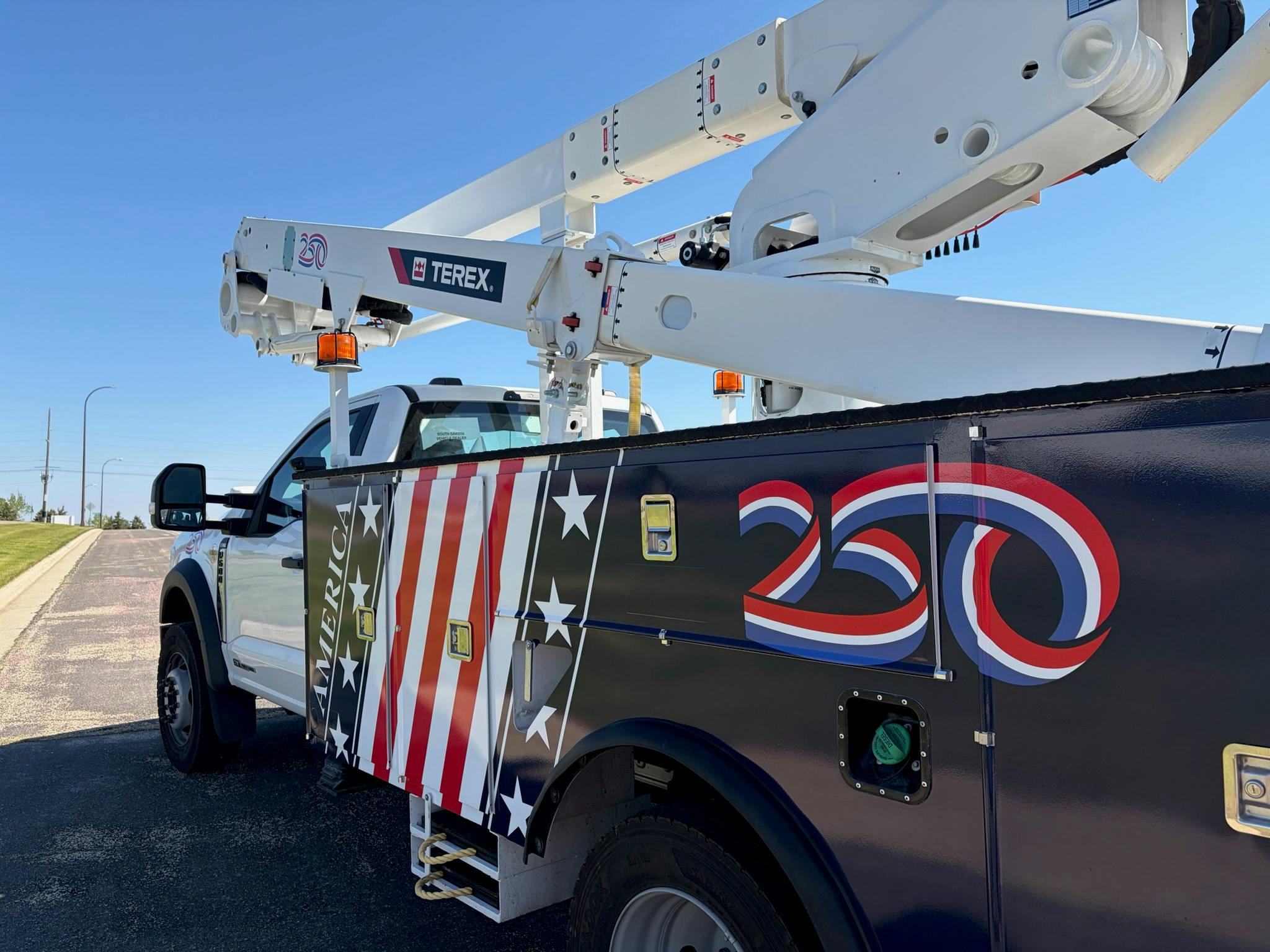 6a201891143639b98c733c49 Terex 250